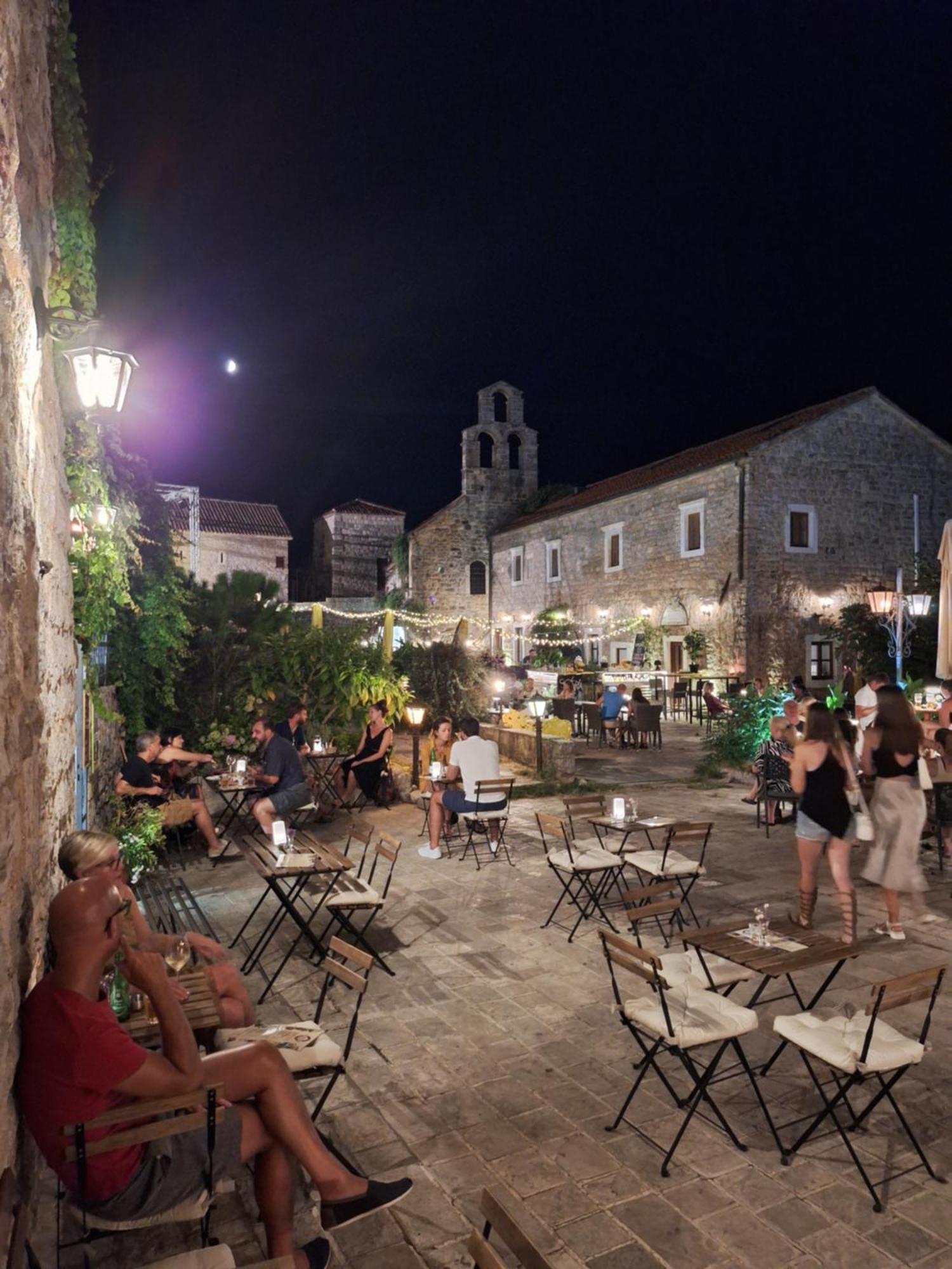 Freedom Hostel Budva Ngoại thất bức ảnh